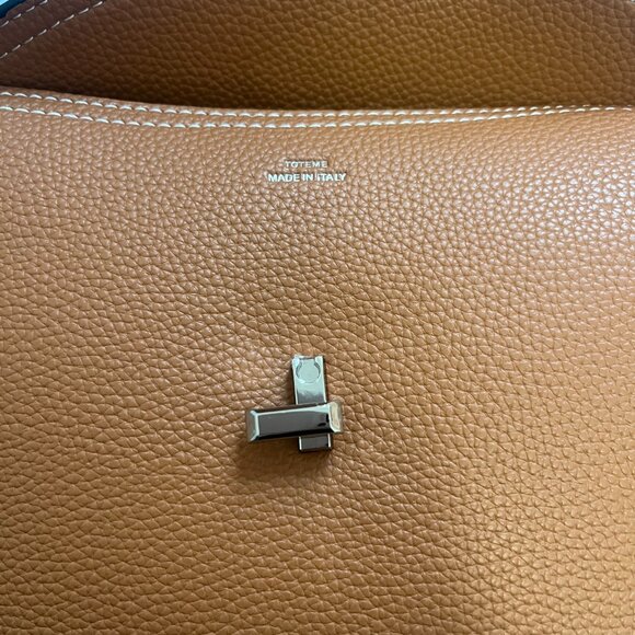 NWT T-Lock grained-leather clutch tan - Picture 4 of 6